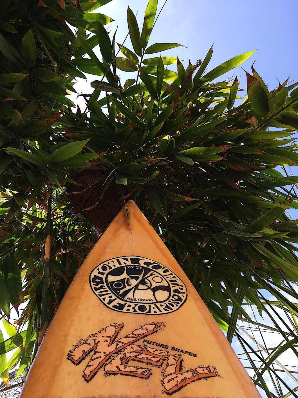 Ceylon Surf Guest And Restaurant Bed & Breakfast Уелигама Екстериор снимка